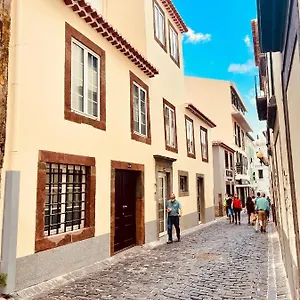 Living Funchal X Funchal (Madeira)